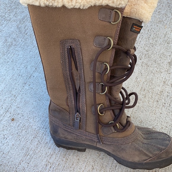 UGG waterproof tall women’s snow boots - Picture 4 of 4